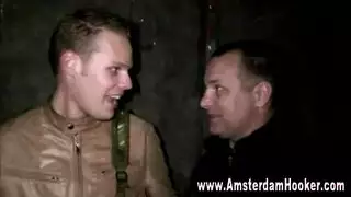 العاهرة المحبة للدراسة مونيكا سيج تترجل لقضيب غليظ