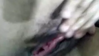 إباحية صريحة: كس أم عربية محجبة يبتل أمام الكاميرا