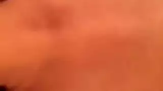 إصبع وحيد ينيك كسها بعمق في فندق إيراني