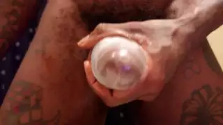 استمناء مزدوج لبي بي سي مشعرة: جونسون وجيريميا في مشهد إباحي صريح