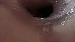 حفلة مسبح لاتينية: شرج قوي وإدخال مزدوج