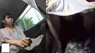 ينام مع أمه في غرفه الفندق